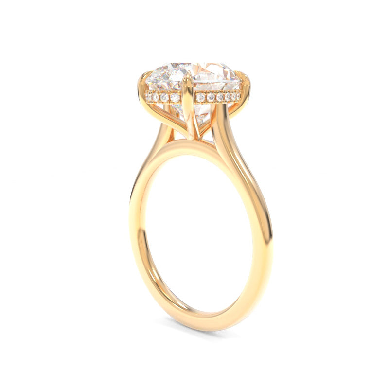 5.5 Ctw Solitaire Oval Engagement Ring in 18K Gold